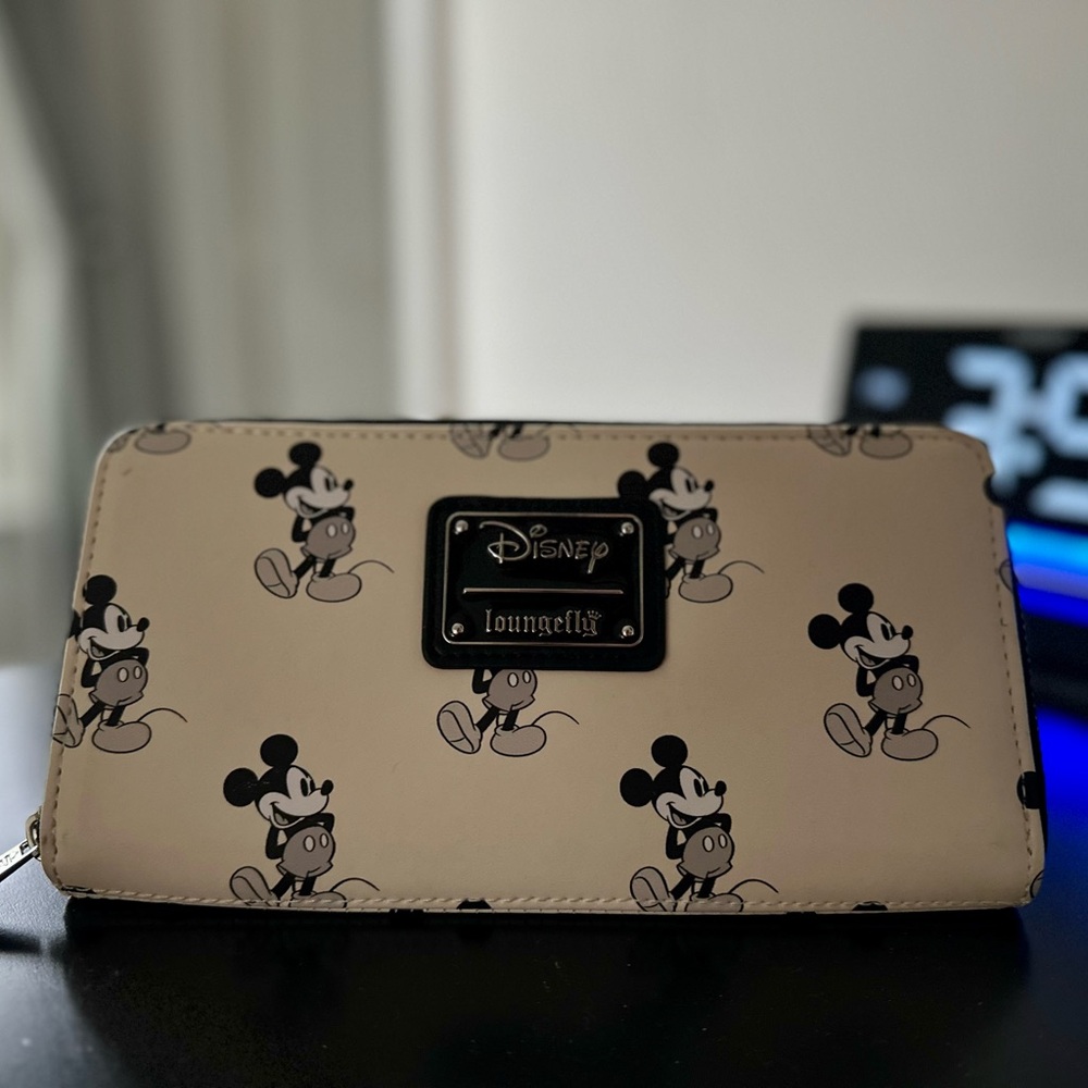 Disney Loungefly Mickey Mouse Wallet